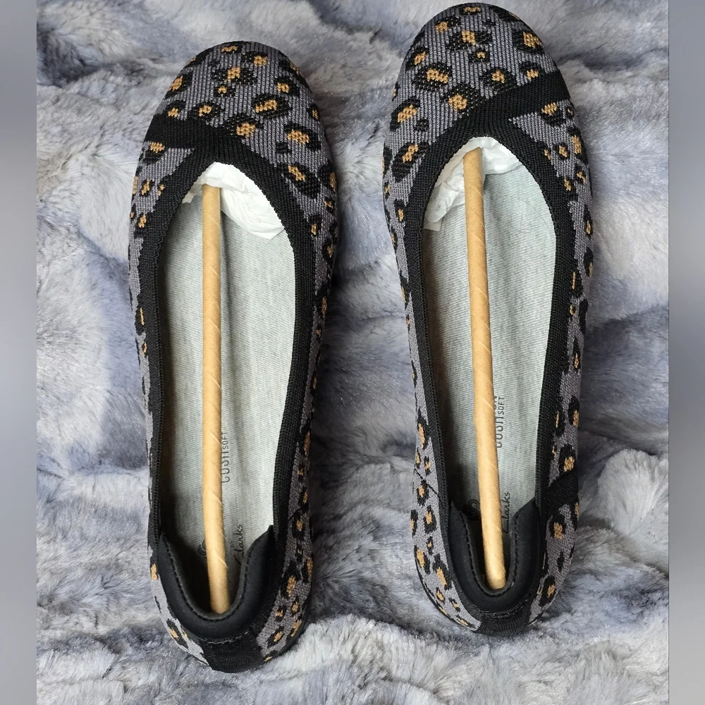 NWB Clarks Women's Cloud steppers Carly Wish Ballet Flats‎ Size 5